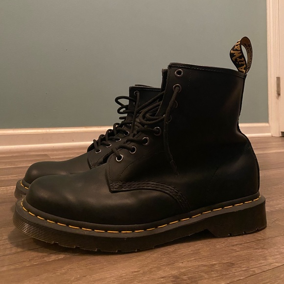 Never worn platform Doc Martens❕❕